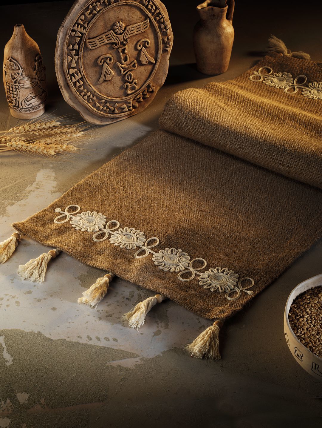 Luvilavant Antik Dönem Çiçek Nakışlı Naturel Renkli Jüt Runner 43X126 cm