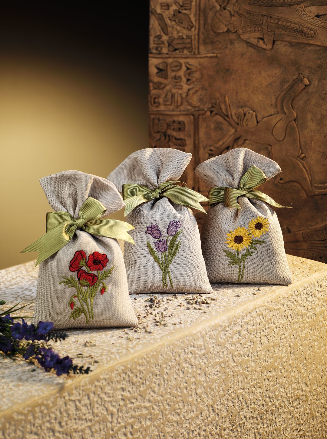 Luvilavant Hediyelik Lavanta Kesesi Tek Renk Kumaşlı Çiçek Desenli Nakışlı %100 Doğal 3 Adet